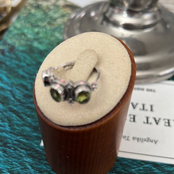 DP DOUG PALUS India Sterling
Silver Genuine Triple Peridot Ring - Picture 3 of 8